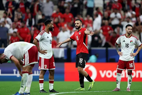 برأسية مروان حمدي.. منتخب مصر ينتزع تعادلًا صعبًا أمام الإمارات في كأس العرب (فيديو)